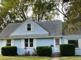 702 River Park Dr, Loves Park, IL 61111