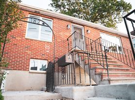182 Kittredge St, Boston, MA