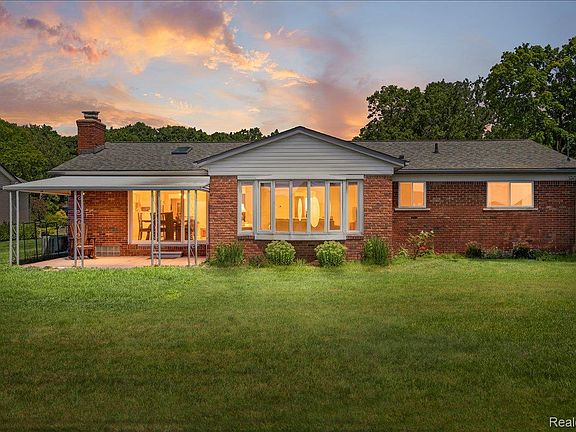 5th image of 3370 Sandy Creek Dr