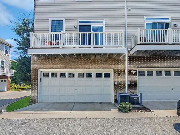 3rd image of 1701 Walcott Ln