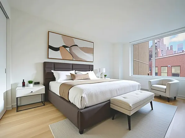 70 West 37th Street image 2 of 26