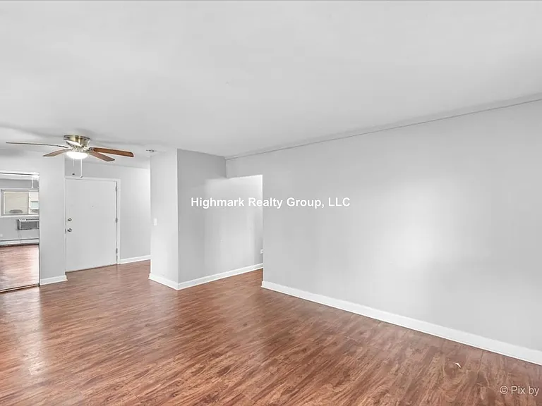 1100 N Wheeling Rd #3B — Photo 3