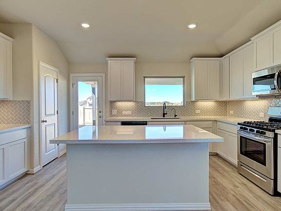 2nd image of 2062 Flametree Ave