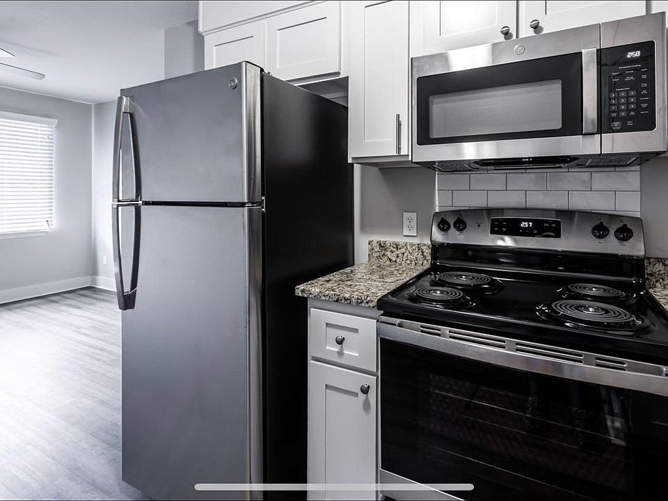 1st image of 3809 Eagle Dr #1-4