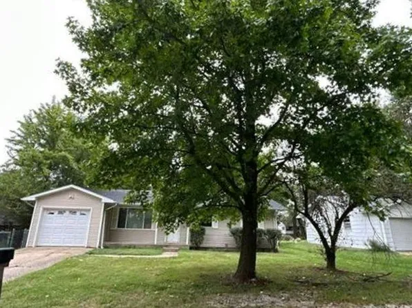 583 Tidball Ave, Centralia, MO 65240