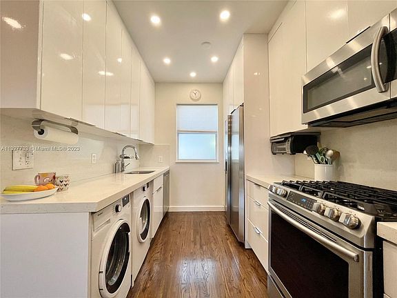 2nd image of 1446 Lenox Ave APT 2