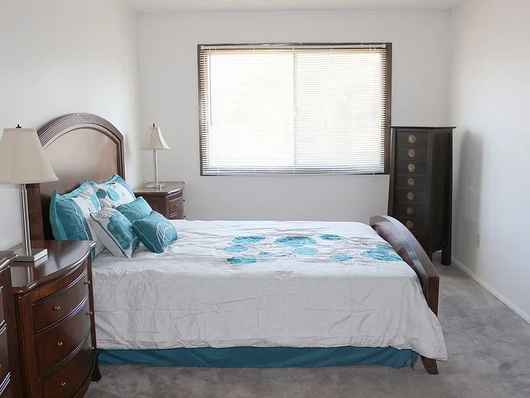 Autumn Ridge Apartments — Photo 10
