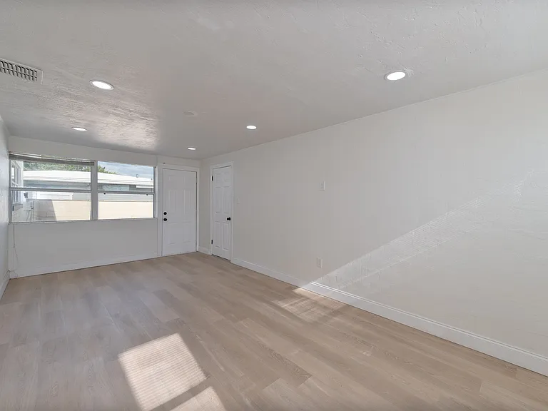 3610 Clemwood Dr — Photo 8