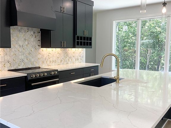 5th image of 39 Northfleet Dr