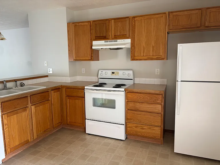 179 4th St N #C — Photo 2