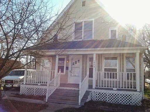 1028 W Jefferson St photo 1