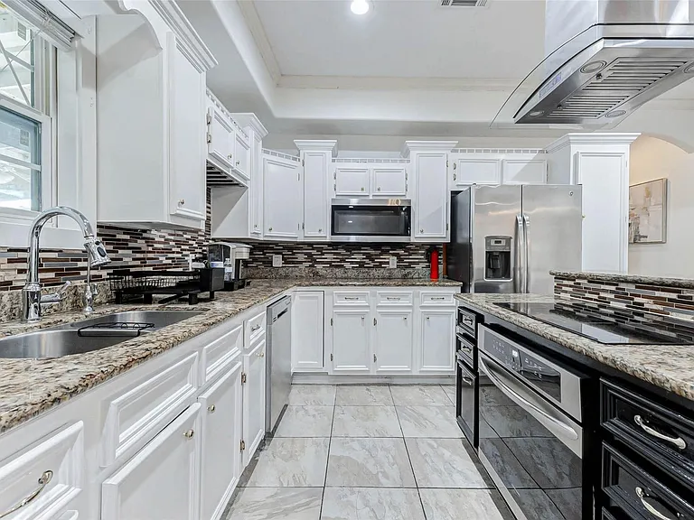 10905 Shady Ln #A — Photo 9