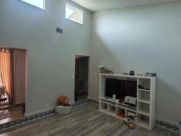 720 Briarwood Dr — Photo 5