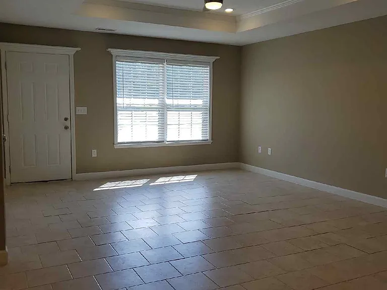 907 W Gay St #A — Photo 9