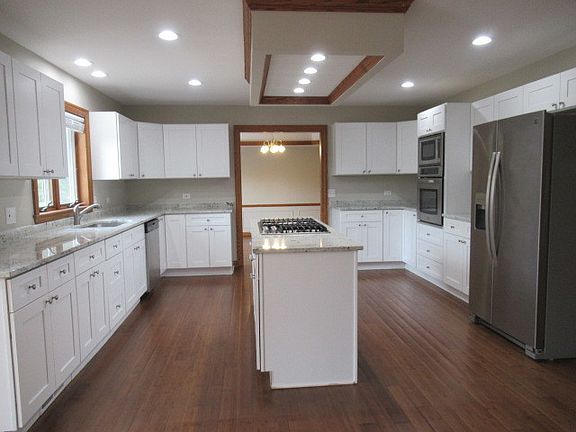 3rd image of 26769 N Longmeadow Cir