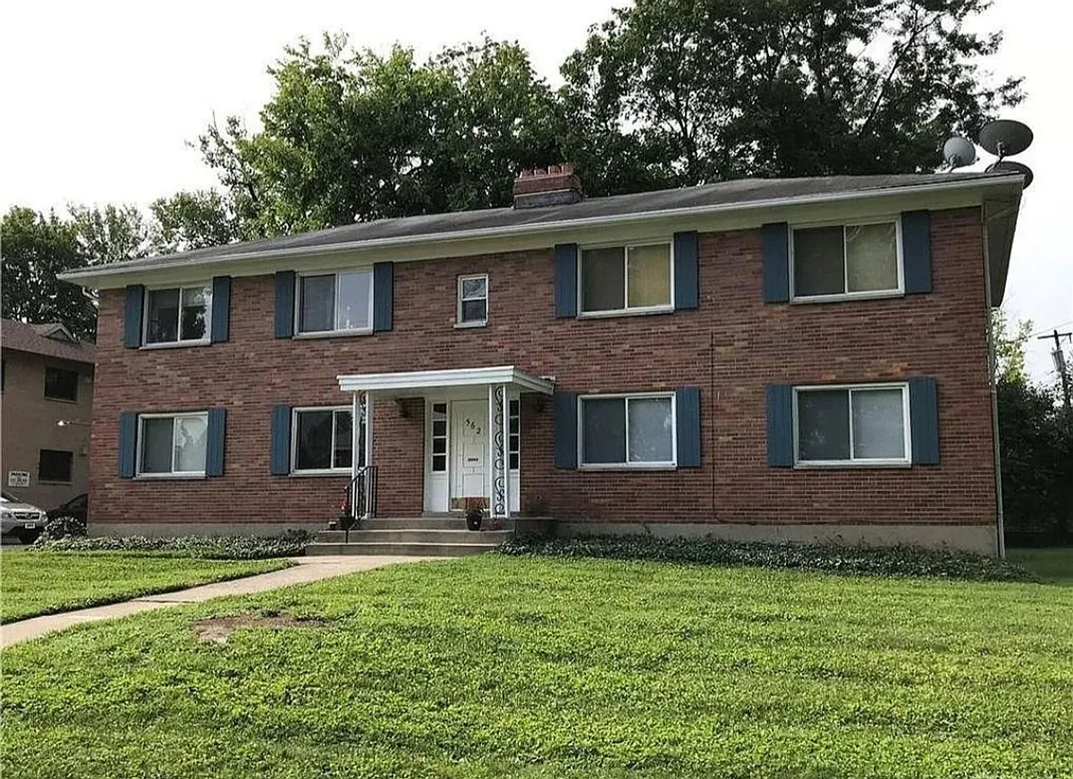 Building Photo - 562 East Dr