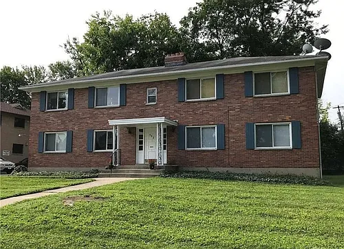 562 East Dr Photo 1