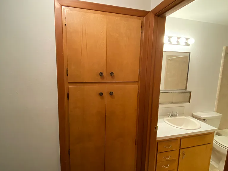 1347 Fir St S — Photo 17