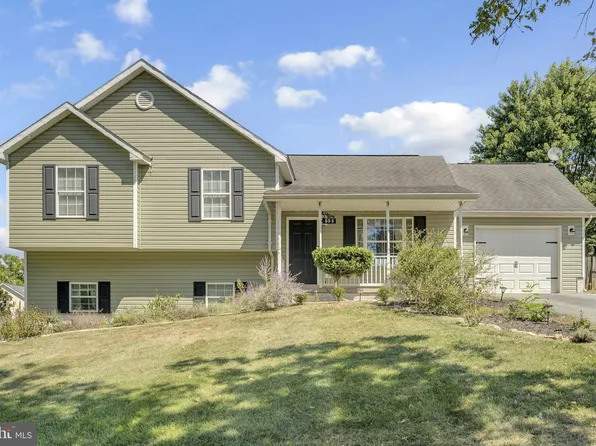 555 Oak Lee Dr, Ranson, WV 25438