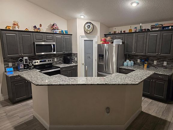 4th image of 854 Fisher Rd