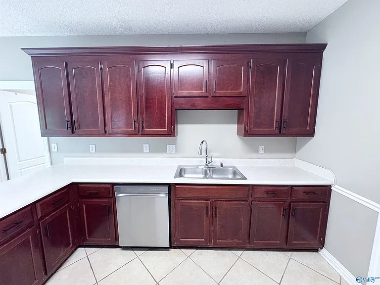 192 Rosecliff Dr — Photo 20