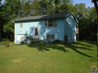 130 W Ridgeway St, Carbondale, KS 66414