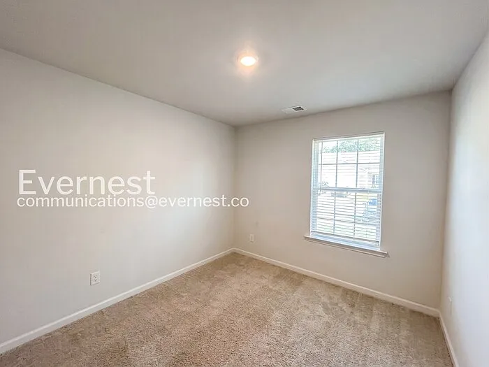 5231 Hanover St — Photo 10