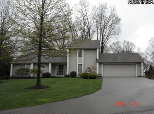 2957 Mill Ridge Cir NW, Canton, OH 44708