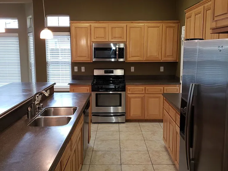22351 Edgewater Dr — Photo 2