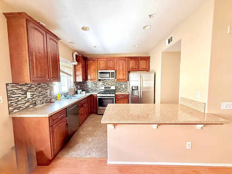 25911 Sandstone Ln — Photo 5