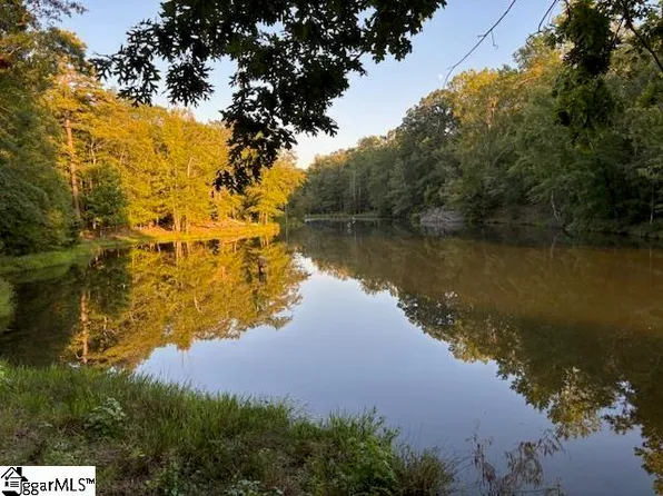 1905 McKelvey Rd, Fountain Inn, SC 29644