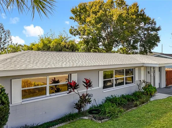 13880 Dominica Dr, Seminole, FL 33776