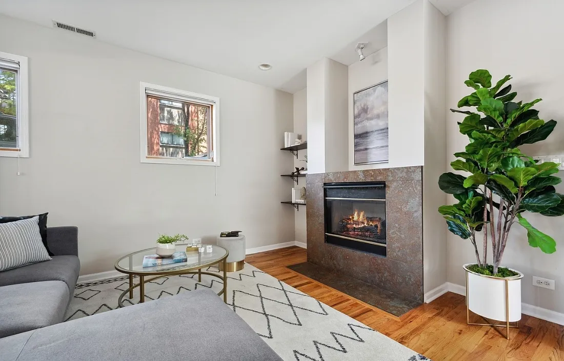 2 bed, 2.5 bath, 2500 sqft, $4,200 — Photo 3