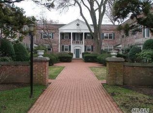 43 N Forest Ave APT D21, Rockville Centre, NY 11570