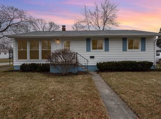 2001 S Brentwood Pl, Essexville, MI