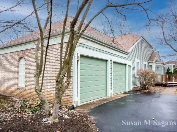2277 Edington Dr SE #112, Grand Rapids, MI 49508