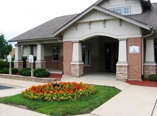 25 N Buesching Rd, Lake Zurich, IL 60047