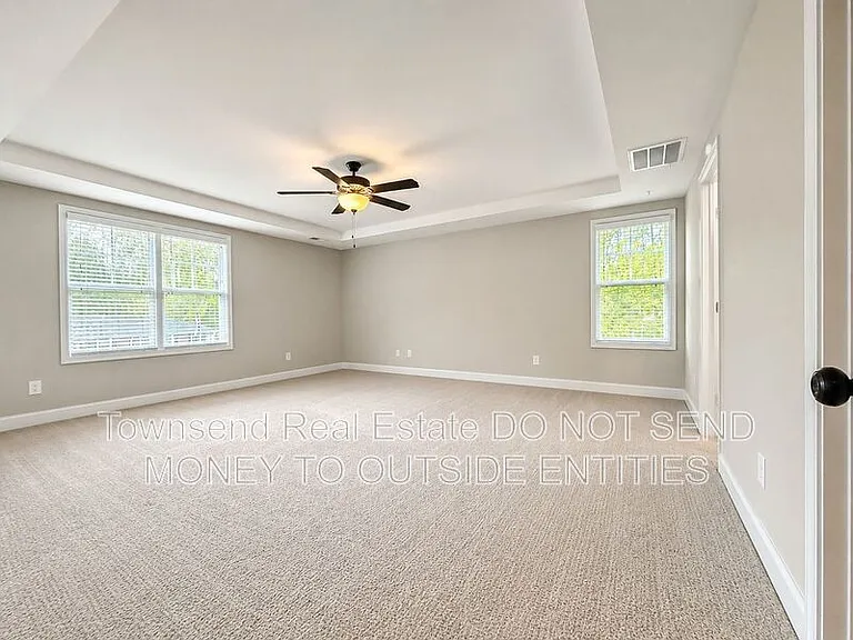 621 Blawell Cir — Photo 17