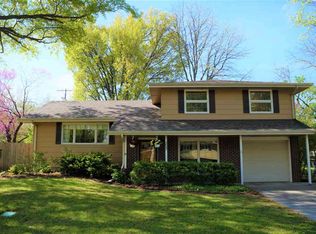 2803 Oregon Ln, Manhattan, KS 66502