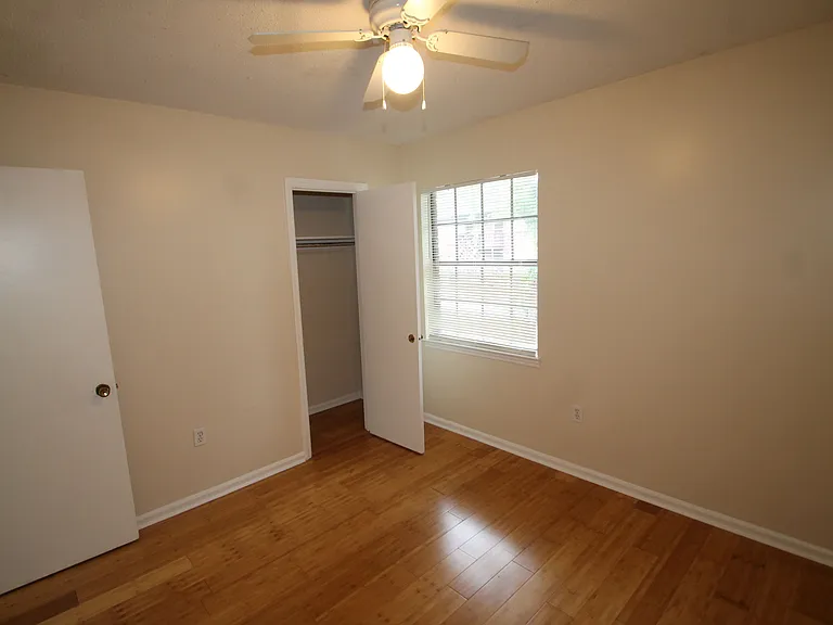 2528 Semken Ave #D — Photo 7