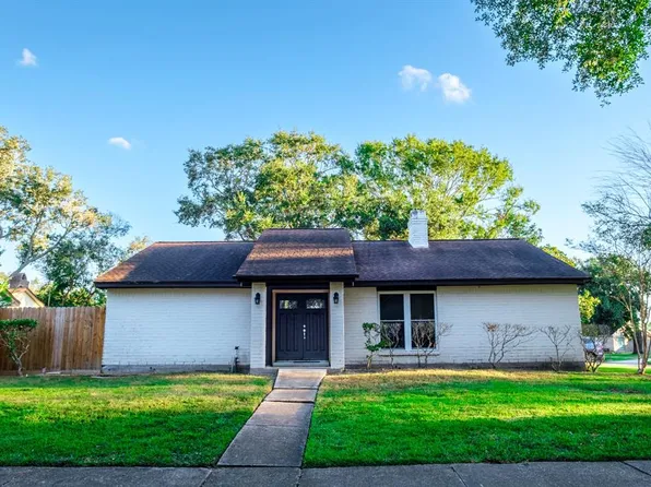 509 Belmont Drive, Friendswood, TX 77546