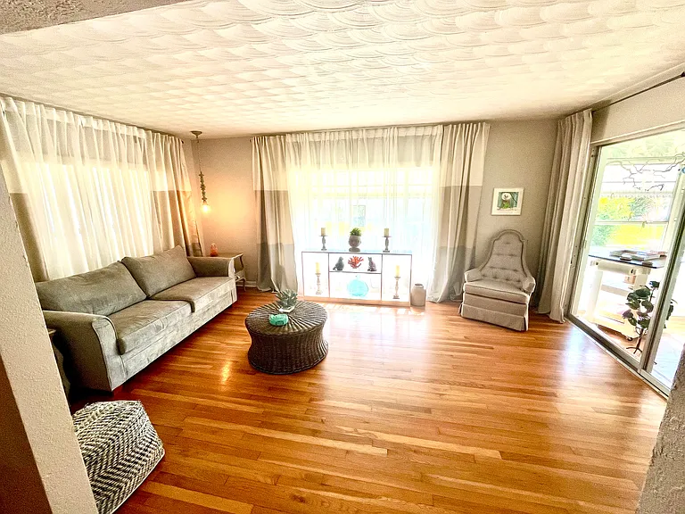 148 Overbrook Dr E — Photo 24