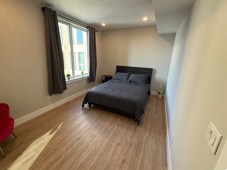 1109 Dunton St #1 — Photo 2