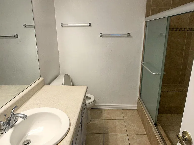 806 W 24th St #112 — Photo 2