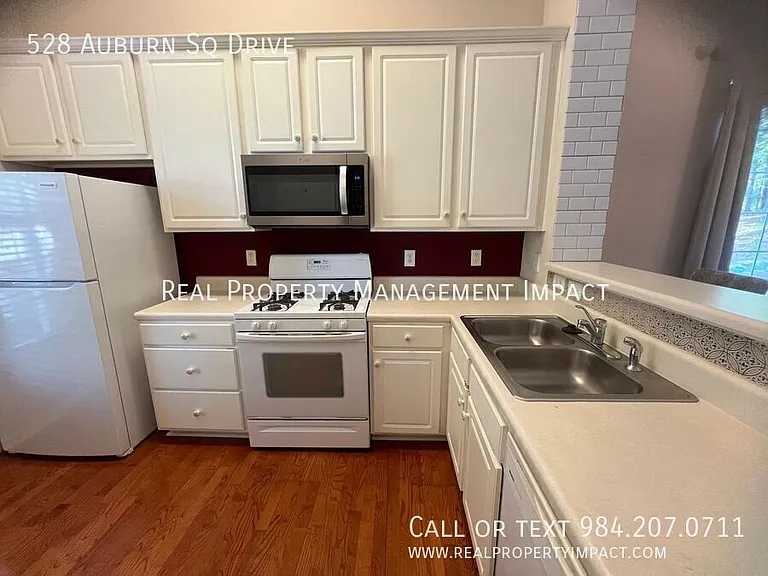 528 Auburn Square Dr — Photo 7