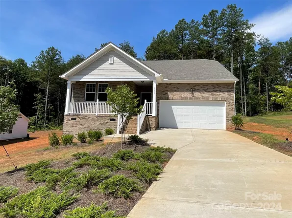 1405 Karriker Ln, Catawba, NC 28609