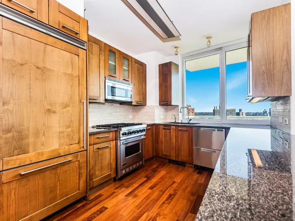 640 West 237th Street image 8 of 19