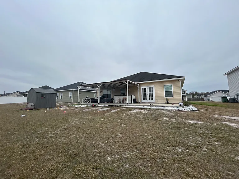 686 Burke Dr — Photo 4