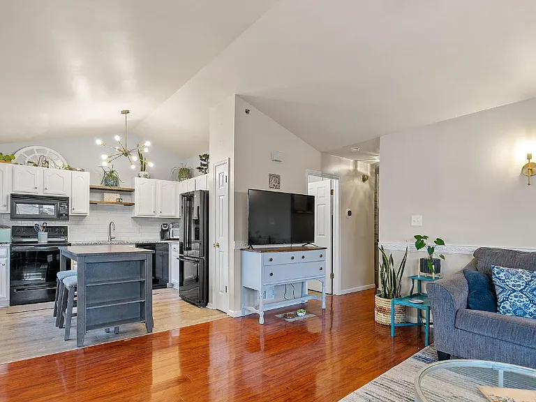 1529 Wirt Rd #40 — Photo 4