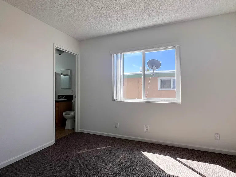 2725 Calle Del Comercio #B — Photo 45